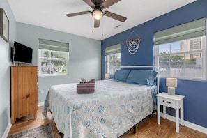 3 bedrooms, desk, iron/ironing board, WiFi - Lovely 3Br House,Beach Access,Sm Dogs,V384 (North Myrtle Beach)