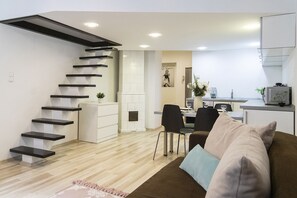 Design appartement | Woonruimte | Een 37-inch lcd-televisie met kabelzenders en televisie