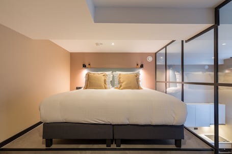 1 habitación, ropa de cama hipoalergénica y escritorio