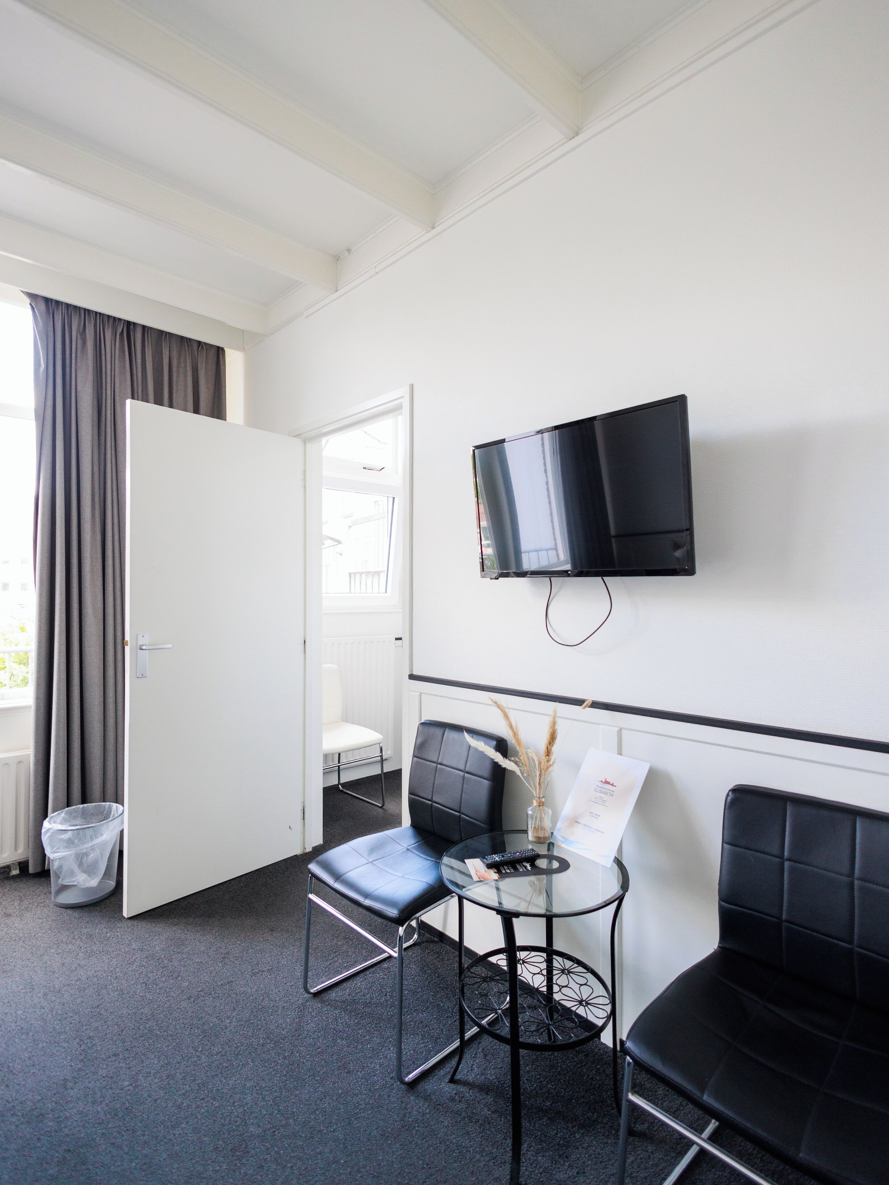 Comfort Double Room | Free WiFi, bed sheets