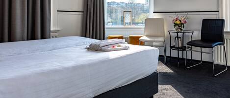 Comfort Double Room | Free WiFi, bed sheets