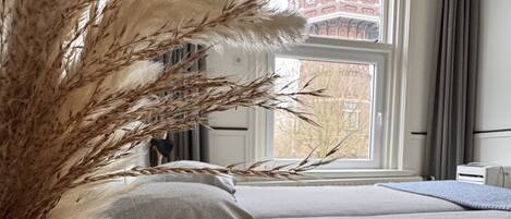 Wifi gratis y ropa de cama