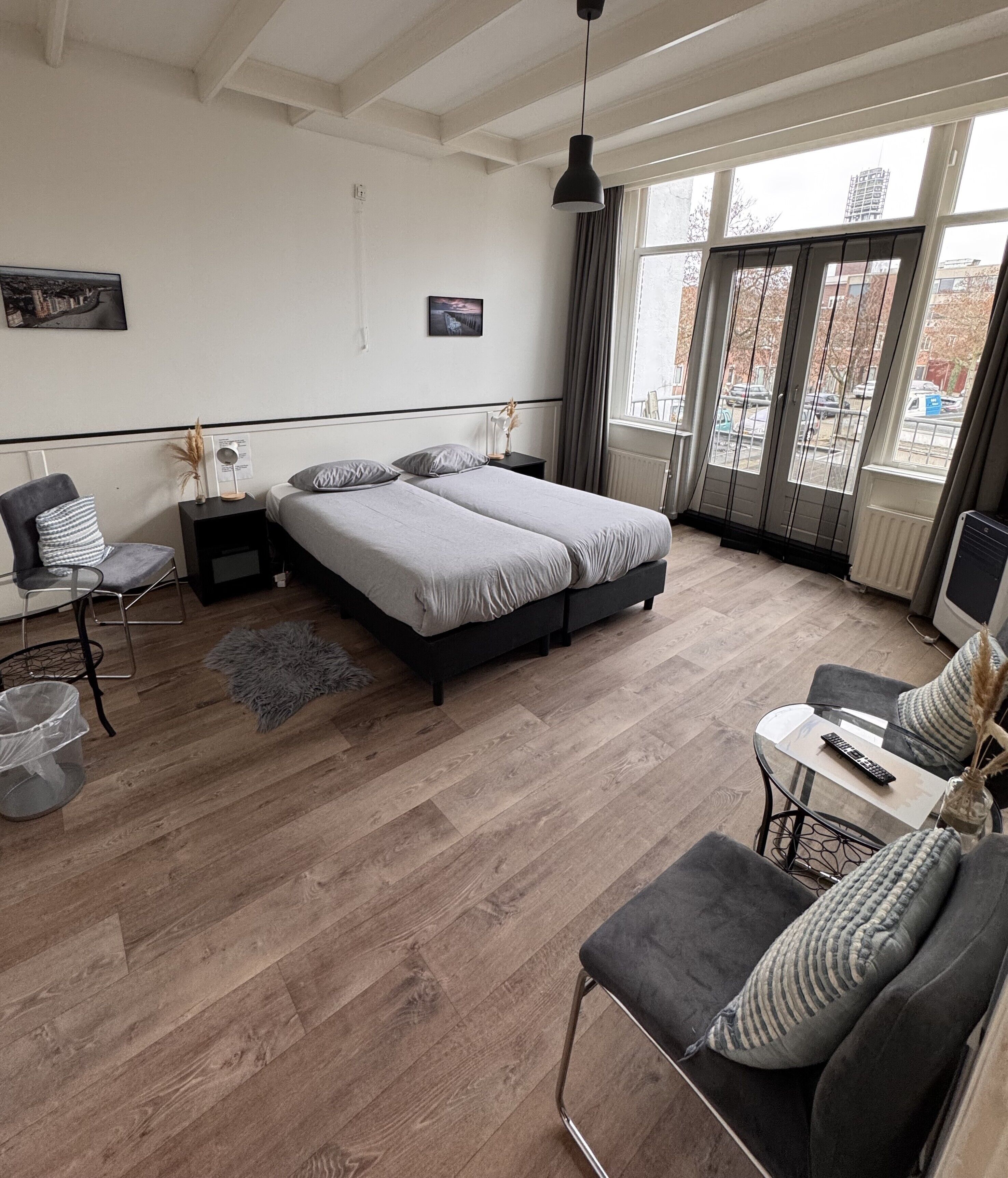 Free WiFi, bed sheets