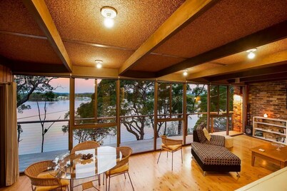Phegans Bay Waterfront Retreat
