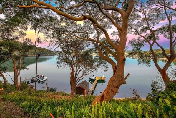 Property grounds - Phegans Bay Waterfront Retreat (Phegans Bay)