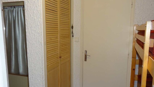 Interior - 1-Bedroom Studio with Sleeping Alcove, Balcony, and Parking in Central Valloire (Valloire)