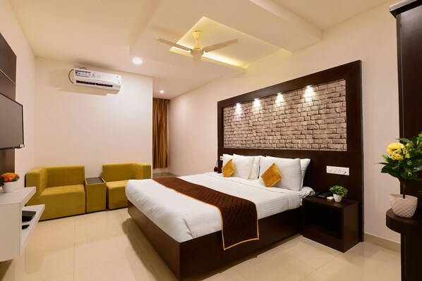 Memory foam beds, free WiFi, bed sheets