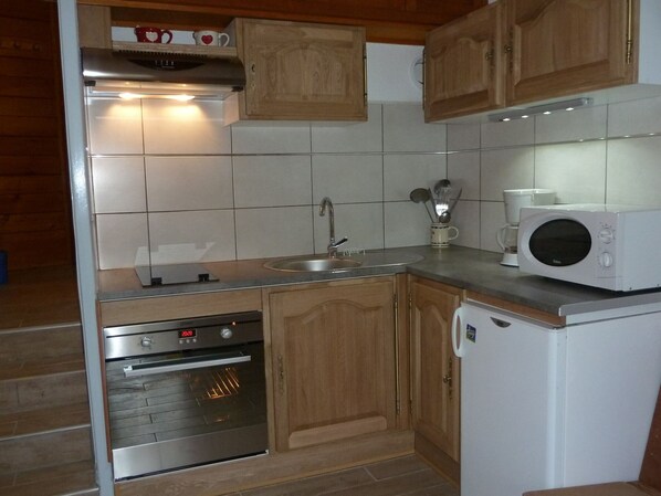 Fridge, microwave, oven