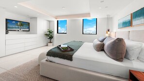 4 Schlafzimmer, Zimmersafe, Schreibtisch, Bügeleisen/Bügelbrett