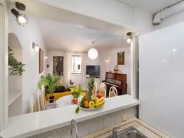 Apartamento (Two Bedroom Apartment with City View) | Cocina privada | Frigorífico