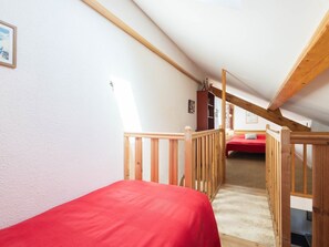 Room - Mezzanine studio for 6 pers. South-facing with balcony (Valloire)