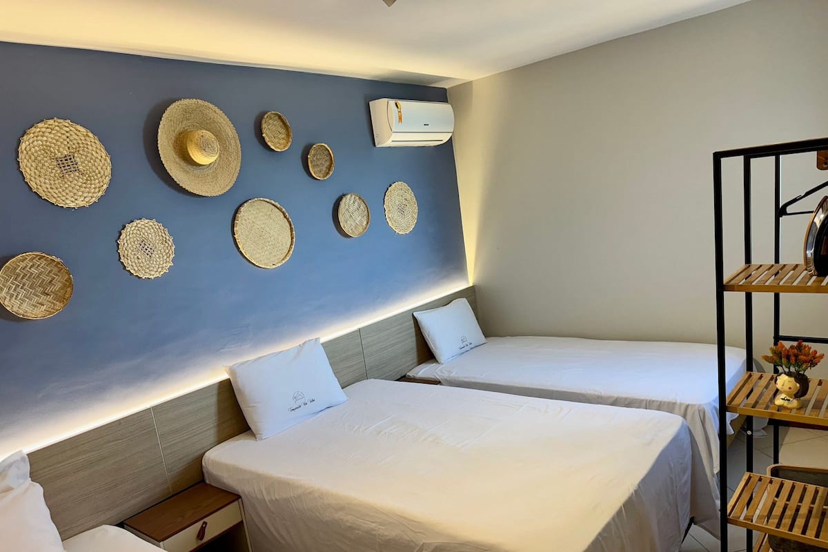 2 habitaciones, escritorio, tabla de planchar con plancha y wifi gratis