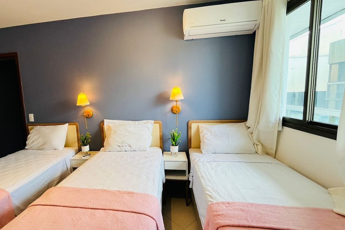 Appartement de base | 2 chambres, bureau, fer et planche Ă repasser, accĂšs au Wi-Fi (inclus)