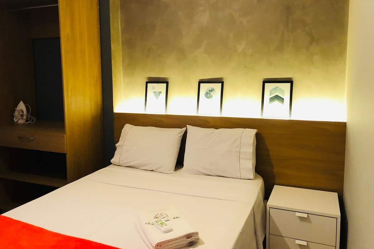 Basic Apartment | 2 bedrooms, desk, iron/ironing board, free WiFi