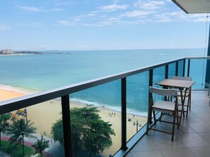 Basic Apartment | Outdoor dining