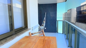 Basic Apartment | Outdoor dining