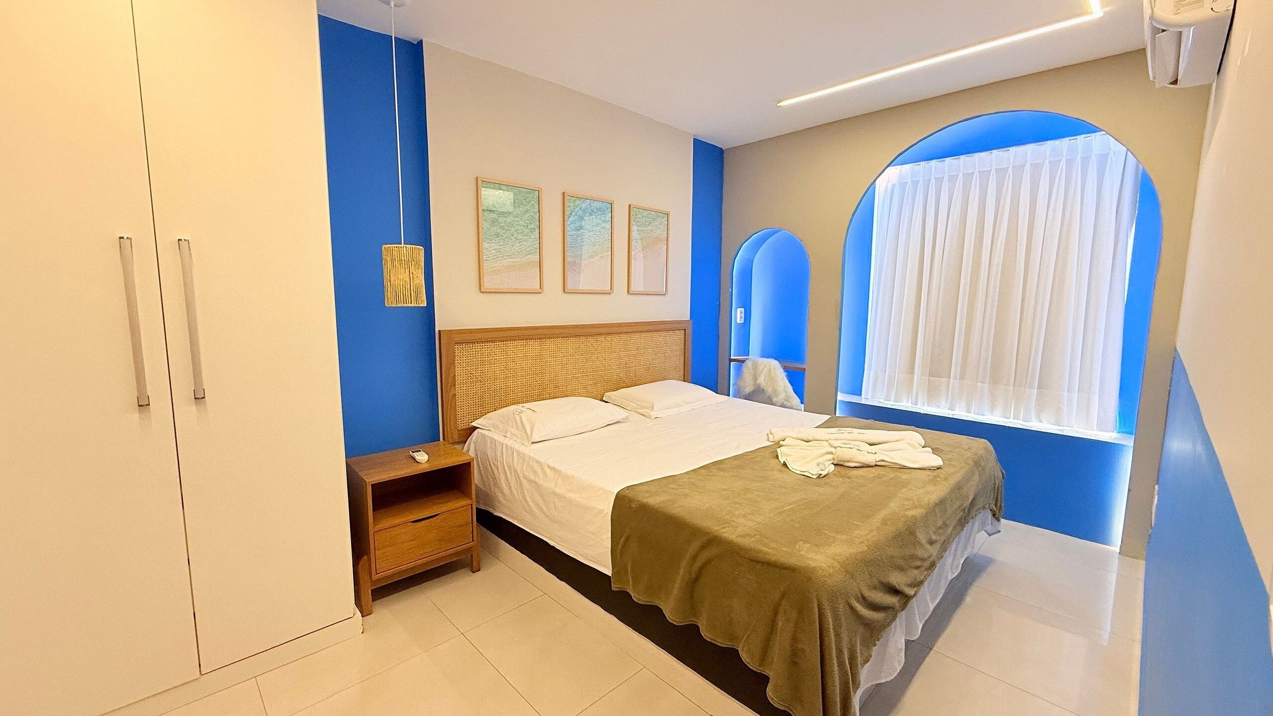 2 عدّة غرف نوم ومكتب ومكواة/لوح كي وواي فاي مجانًا