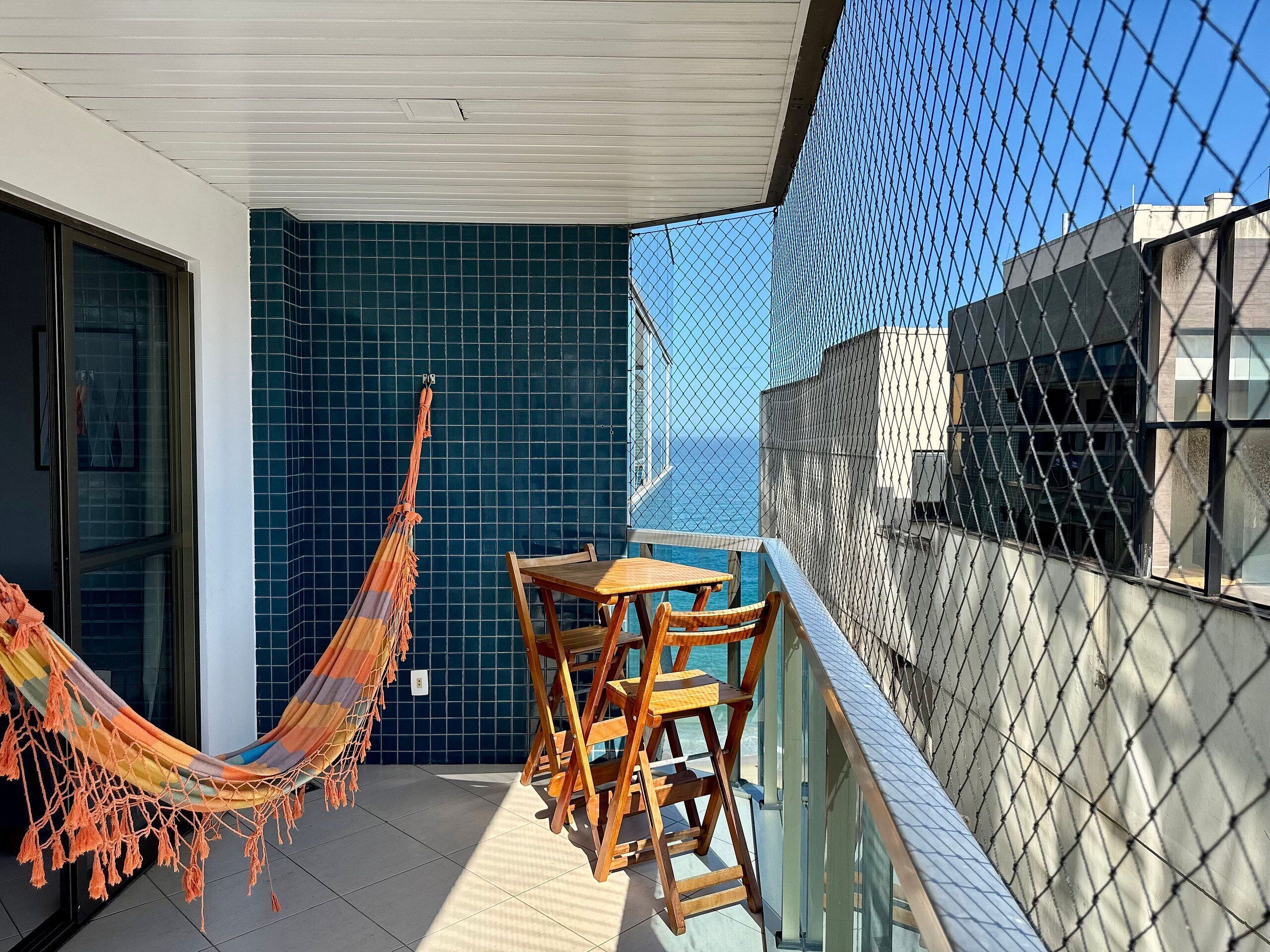 Apartemen Basic | Tempat makan outdoor