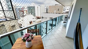 基础公寓 | 室外用餐