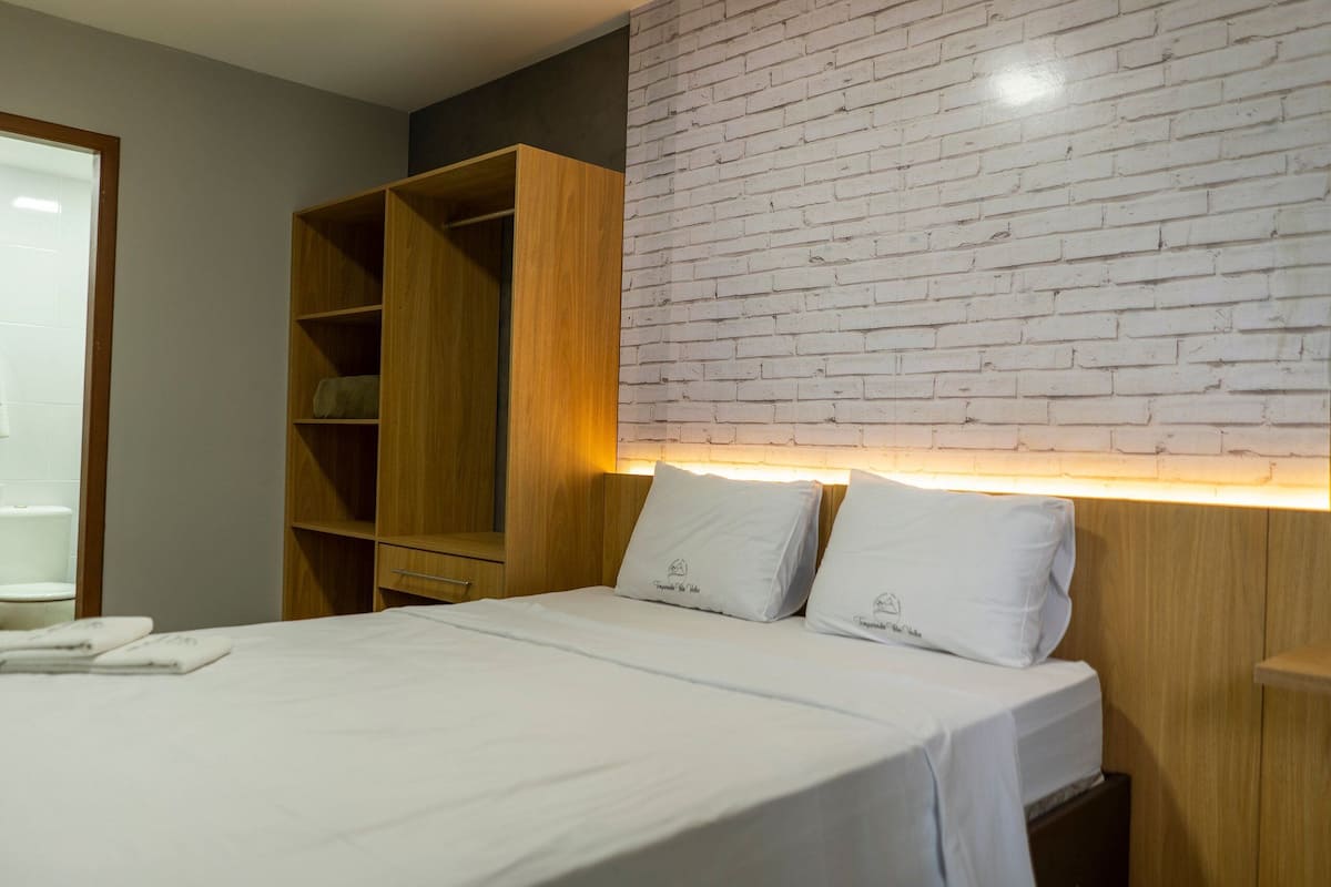 基础公寓 | 2 多间卧室、办公桌、熨斗/熨衣板、免费 WiFi