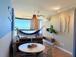 Apartamento | Área de estar | Smart TV 32 polegadas com canais digitais, TV