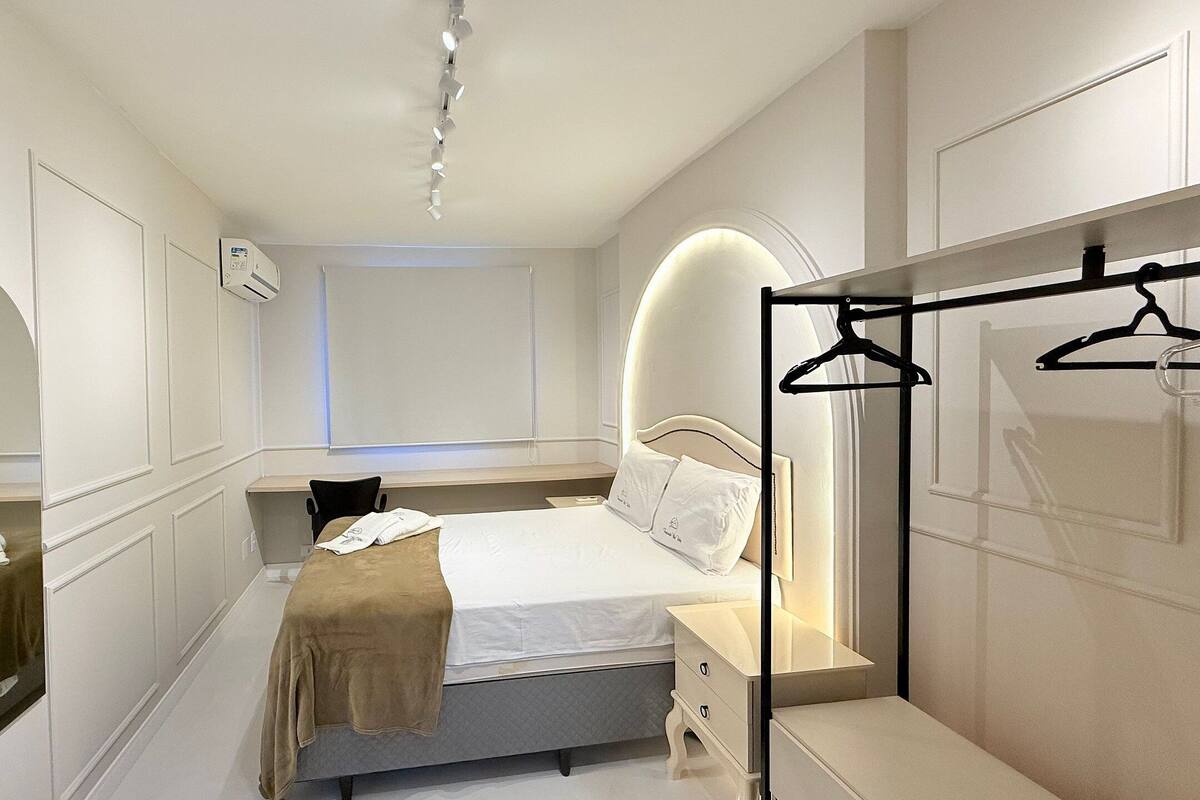 Basic Apartment | 2 bilik tidur, meja, seterika/papan seterika, Wi-fi percuma 