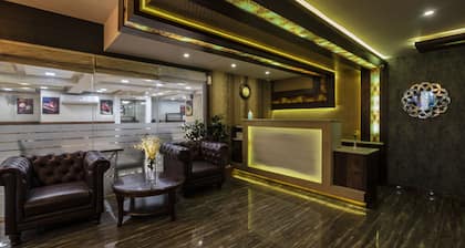 Hotel Monarch International