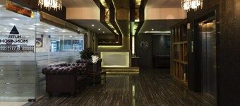 Hotel Monarch International
