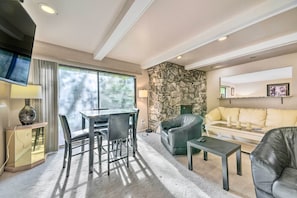 TV, fireplace