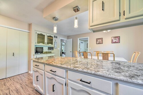 Cozy West Bloomfield Home - Fishing Nearby!