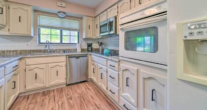 Cozy West Bloomfield Home - Fishing Nearby!