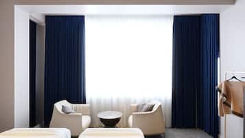 Suite | Minibar, escritorio, wifi gratis y ropa de cama