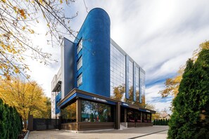 Front of property - Art Hotel (Chisinau)