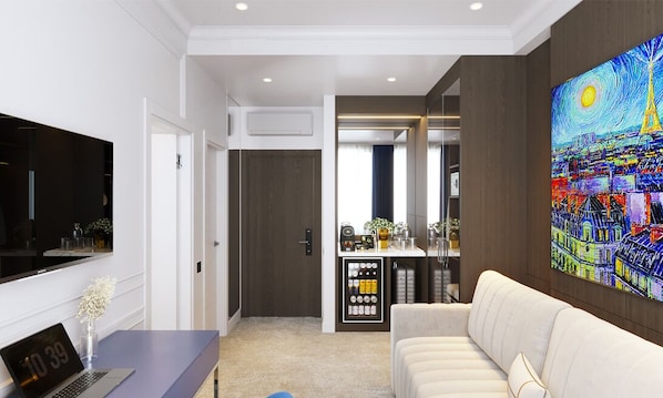 Minibar, desk, free WiFi, bed sheets