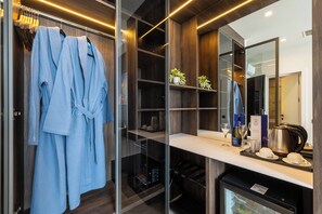 Junior-Zimmer | Minibar, Schreibtisch, kostenlose Babybetten, kostenloses WLAN