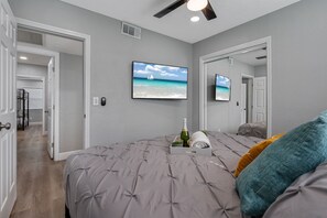 4 camere, una scrivania, ferro/asse da stiro, culla da viaggio