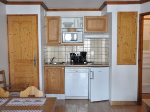 Refrigerador, microondas y lavavajillas 