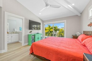 4 bedrooms, iron/ironing board, cots/infant beds, free WiFi - Gulf Shore Retreat: Private Pool managed by Beach Retreats FL Anna Maria Island (Anna Maria)