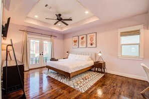 3 soverom, skrivebord, strykejern/-brett og wi-fi