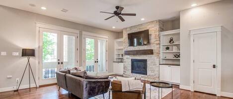 TV, fireplace, offices