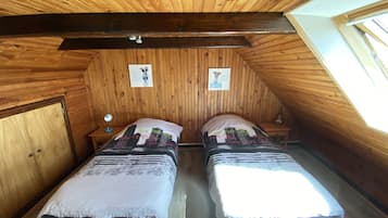 5 quartos, ferros/tábuas de passar roupa, berço de viagem, Wi-Fi
