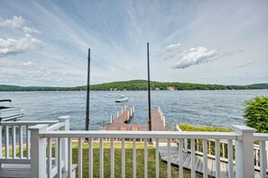 Terrace/patio - Winnipesaukee Waterfront On Meredith Bay with U Shaped Dock Sleeps 10 (Meredith)