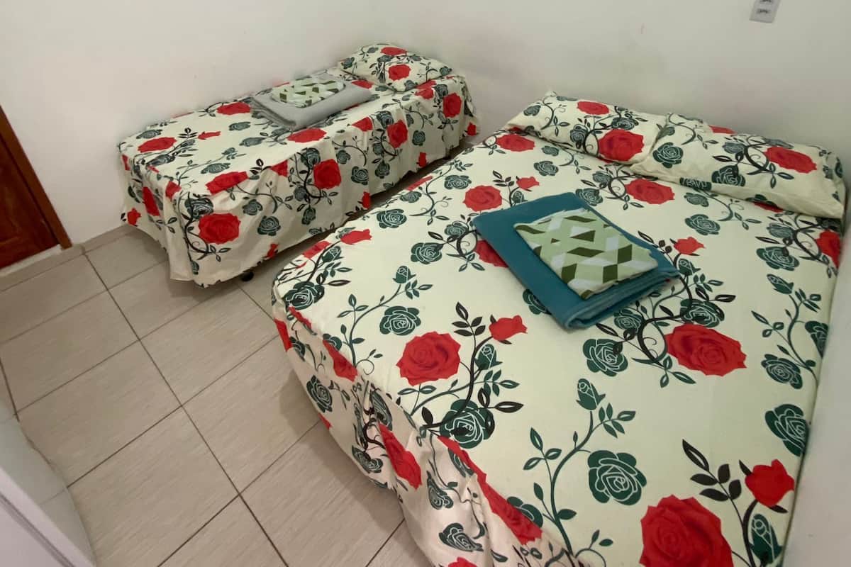 1 bedroom, free wifi, bed sheets