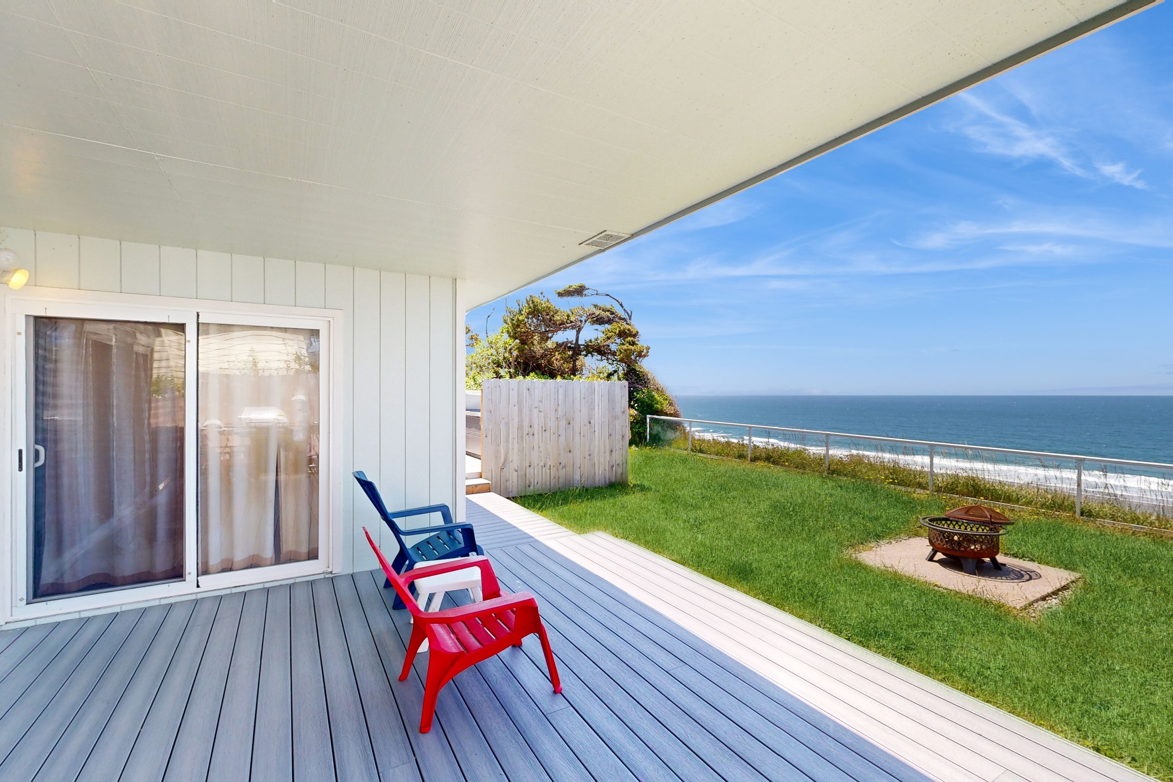 Dog-friendly, oceanfront house with private hot tub & unbeatable views