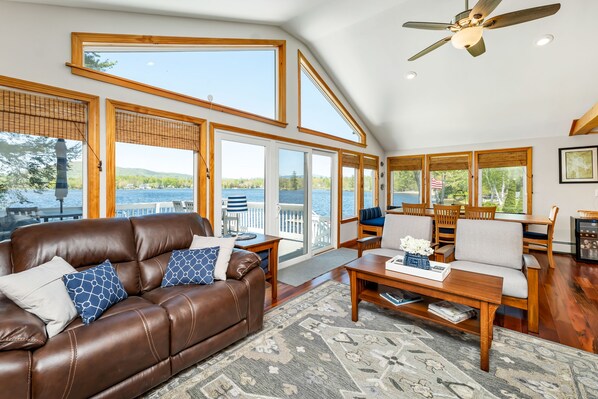 Smart TV, fireplace, DVD player, offices