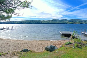 Beach nearby - Winnipesaukee Lake Home for 12 with Large Sand Beach (Moultonborough)