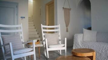 Televisio, takka, kirjoja