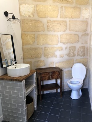 Douche, papier de toilette