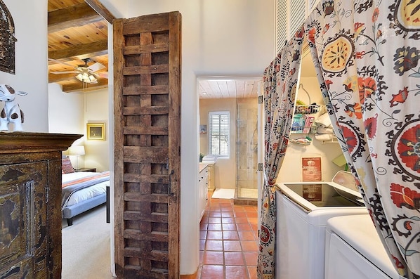 3 bedrooms, iron/ironing board, WiFi