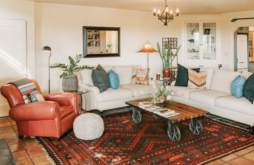 𝑯𝒊𝒔𝒕𝒐𝒓𝒊𝒄 & 𝑳𝒖𝒙𝒖𝒓𝒊𝒐𝒖𝒔 𝑺𝒑𝒂𝒏𝒊𝒔𝒉-𝑺𝒕𝒚𝒍𝒆 𝑪𝒂𝒔𝒊𝒕𝒂 - Santa Cruz, CA